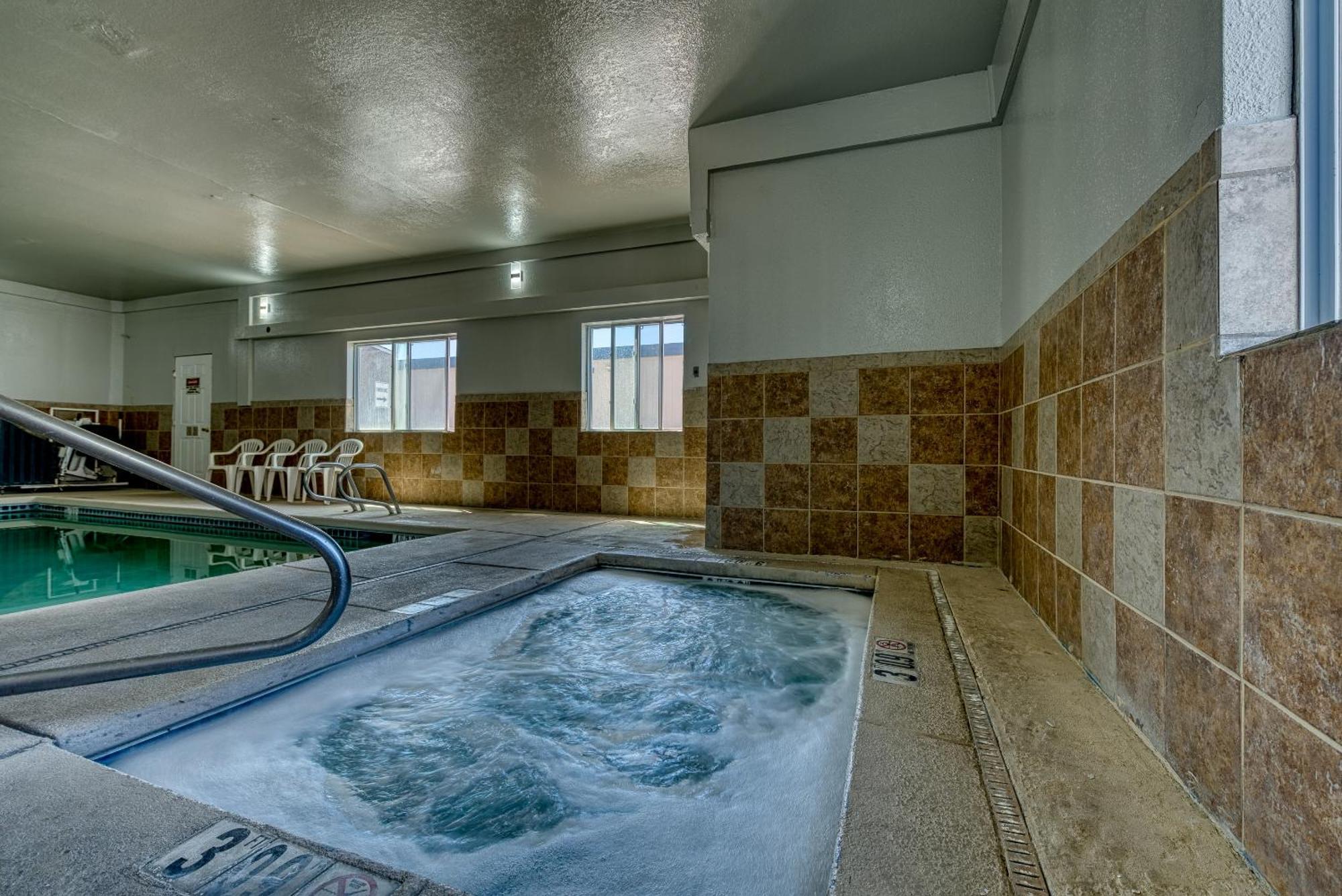 Super 8 By Wyndham Alamosa Motel Exterior photo