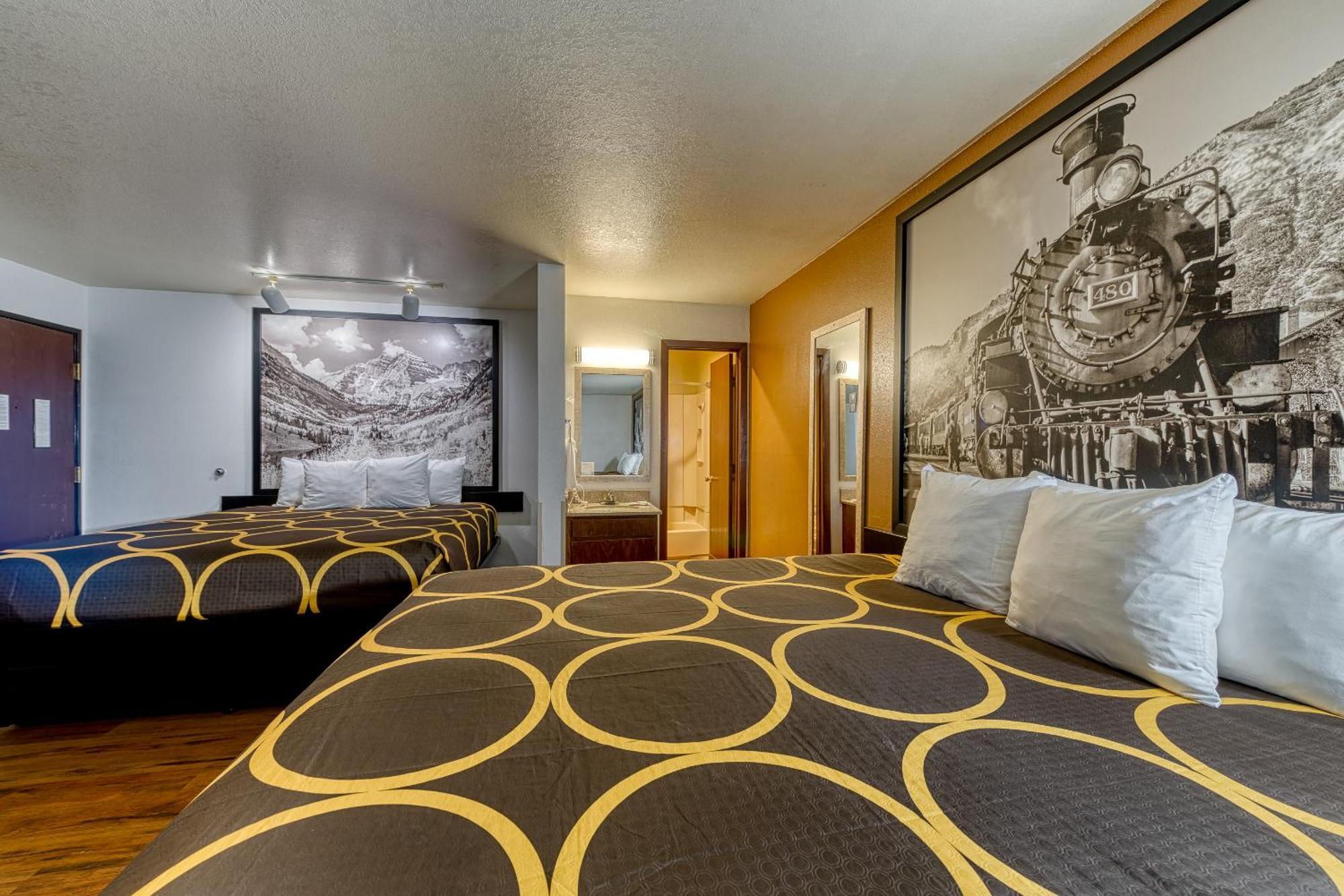 Super 8 By Wyndham Alamosa Motel Room photo