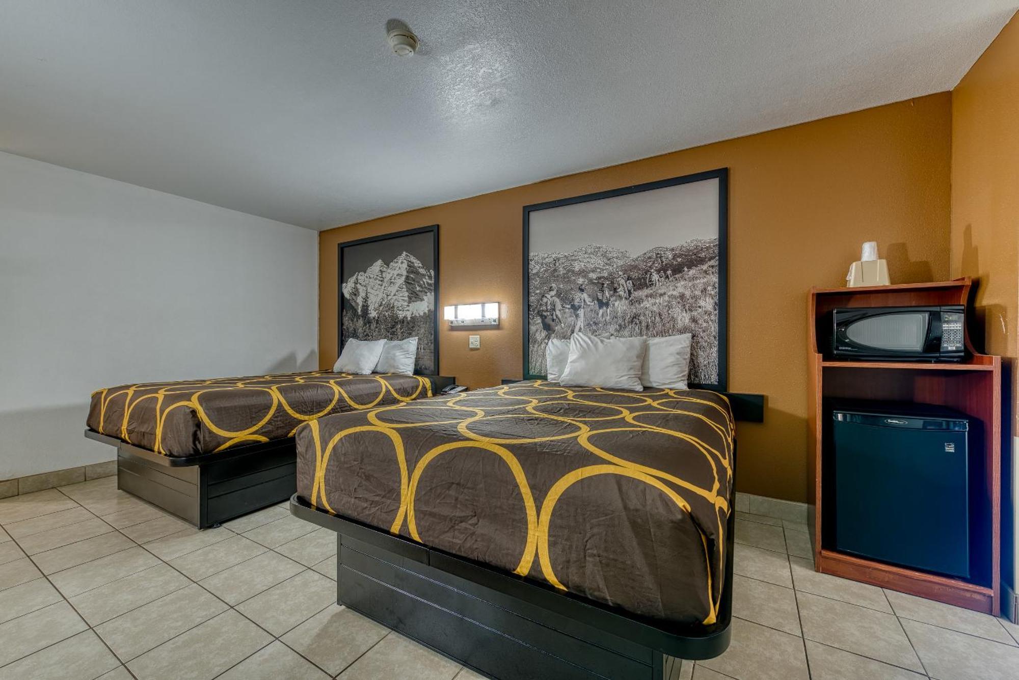 Super 8 By Wyndham Alamosa Motel Room photo