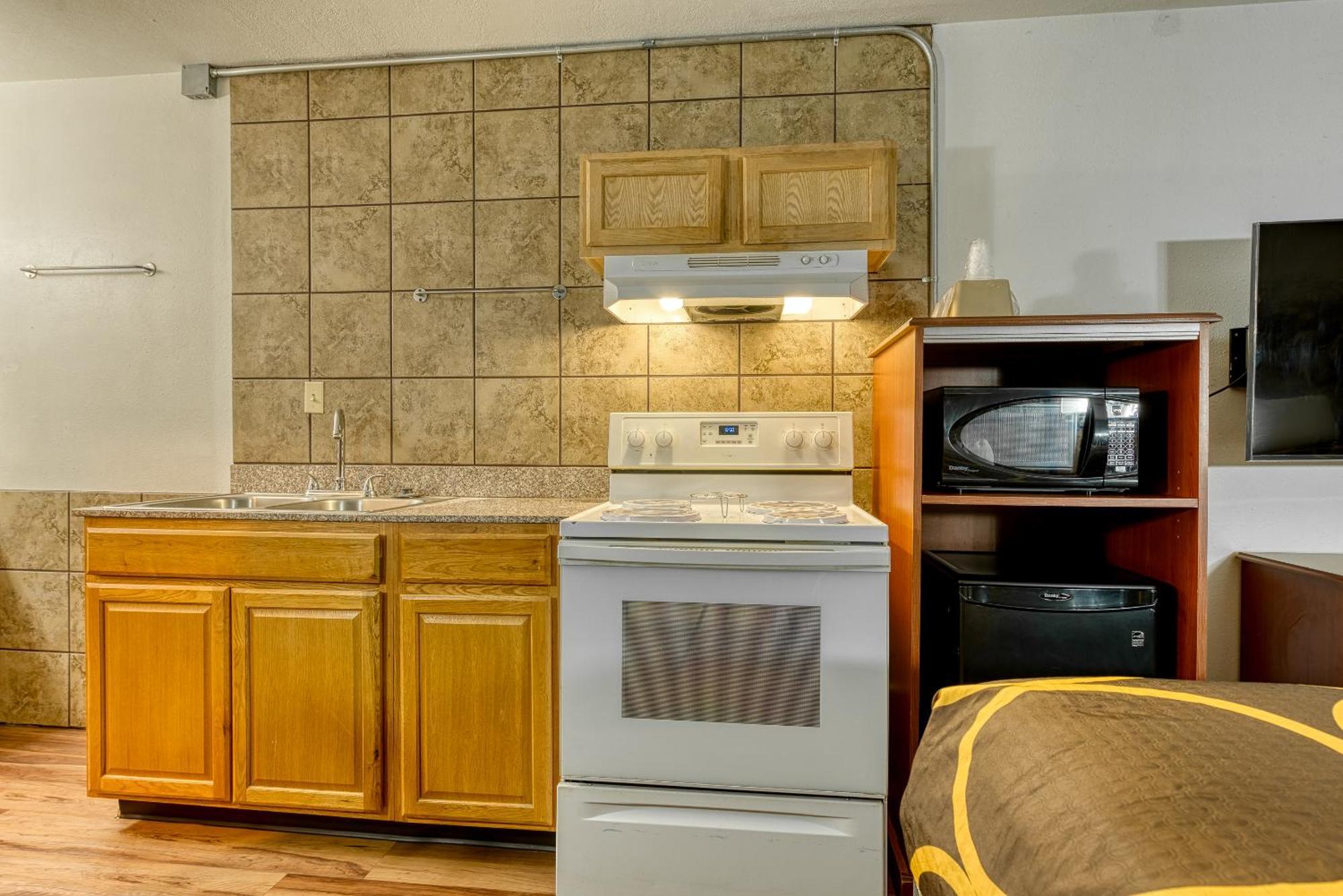 Super 8 By Wyndham Alamosa Motel Room photo