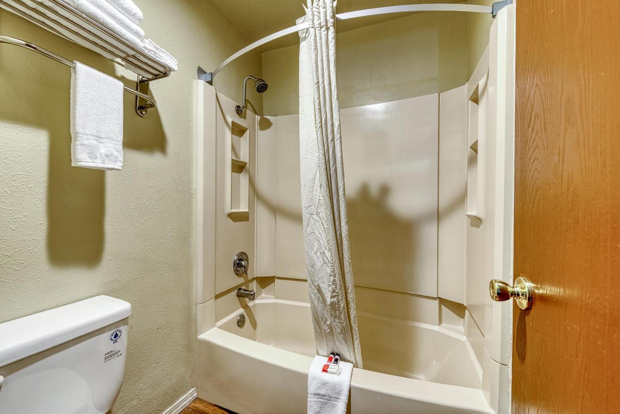 Super 8 By Wyndham Alamosa Motel Room photo