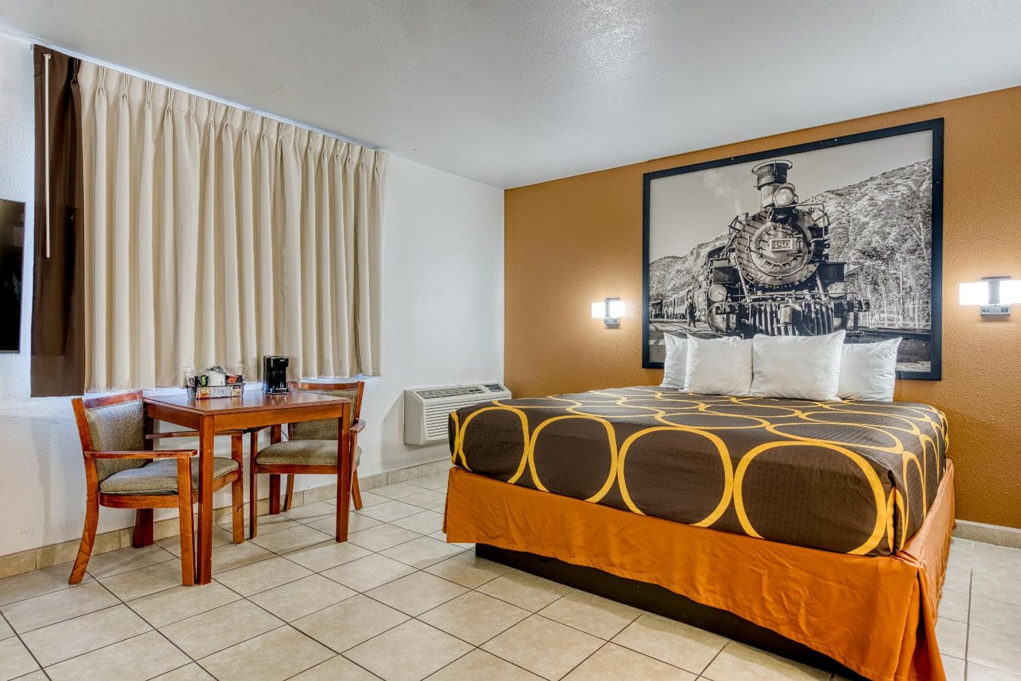 Super 8 By Wyndham Alamosa Motel Room photo