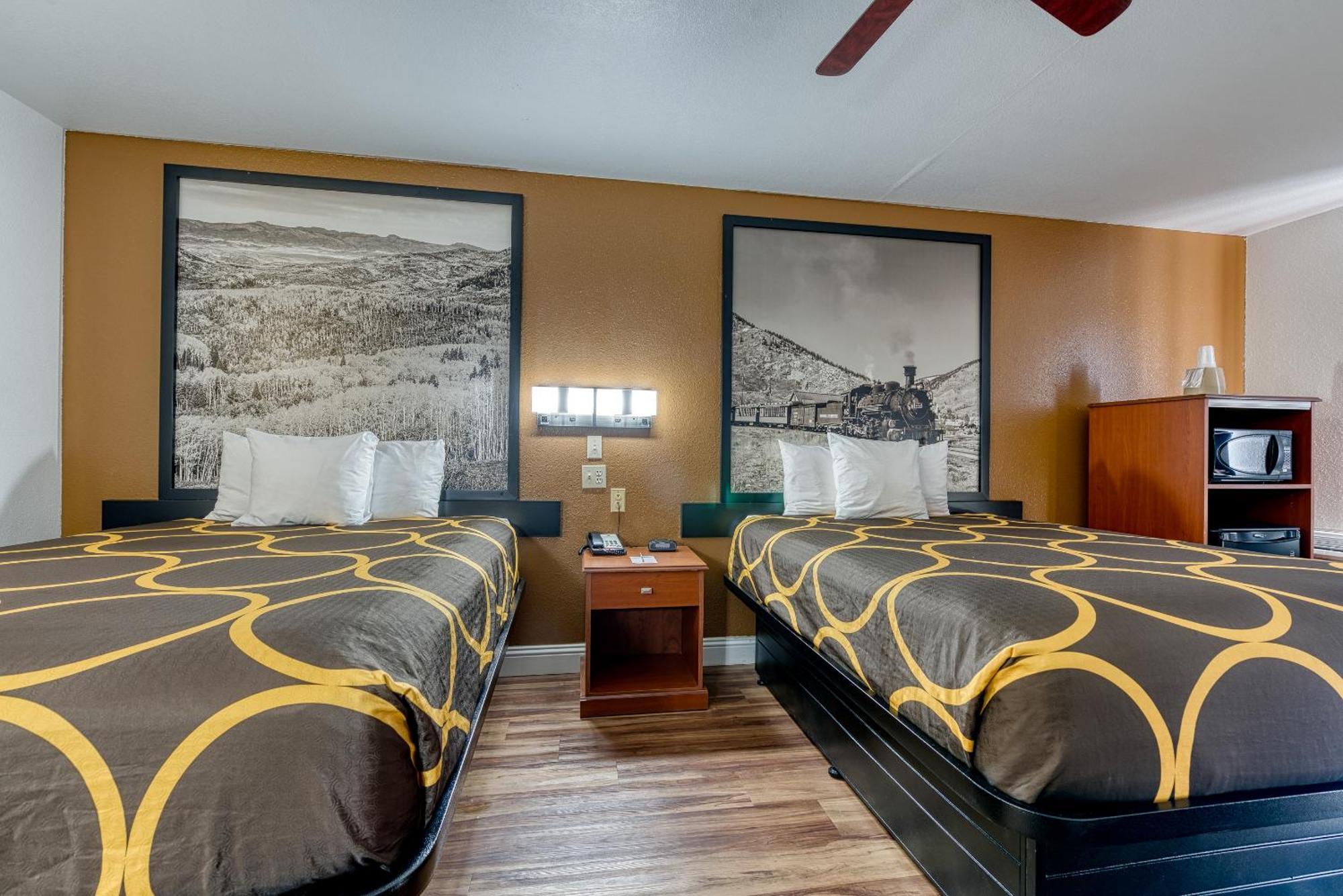 Super 8 By Wyndham Alamosa Motel Room photo